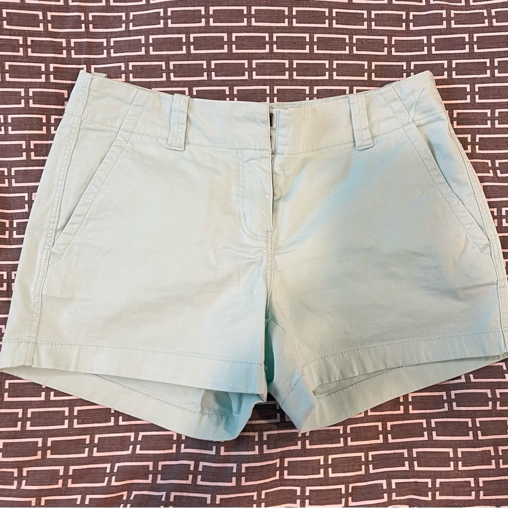 Vineyard Vines Women’s Shorts - LIKE NEW, Size 2